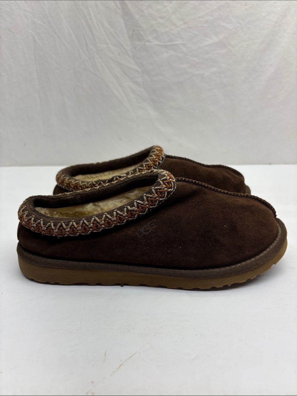UGG women’s Brown Suede Slip-On Slippers, SZ 7